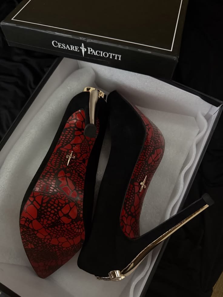 Buy Cesar_e Paciot_tii Lady Blade Heels - Image 3