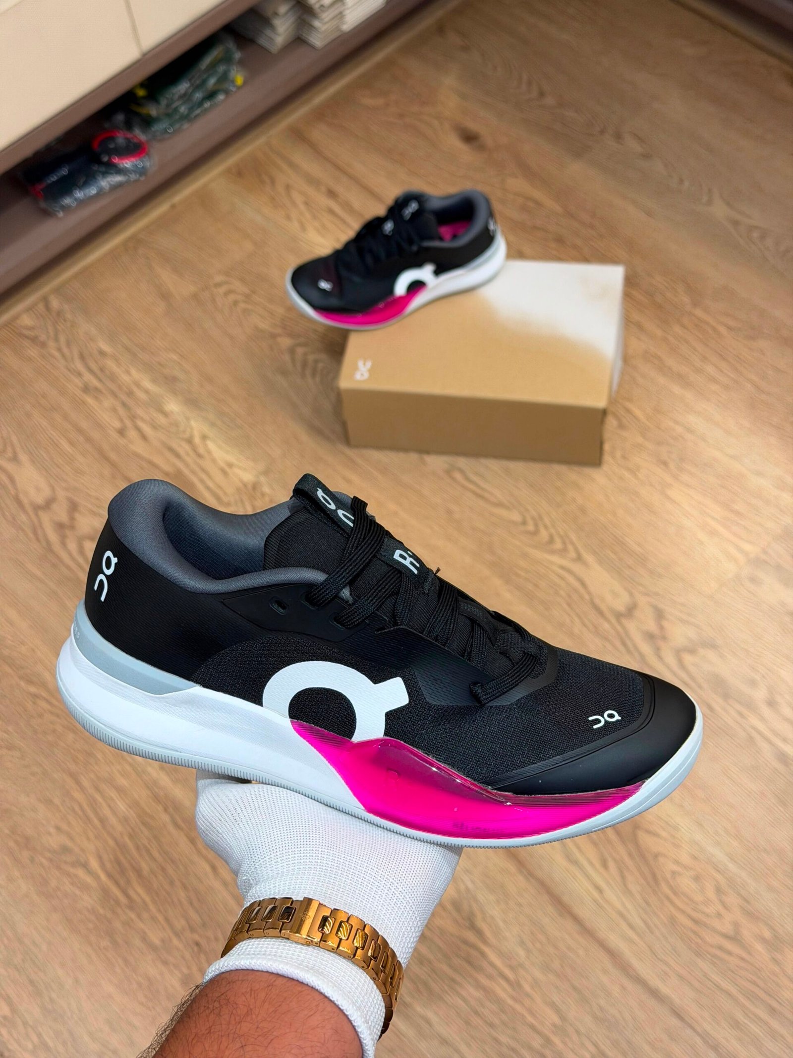 Buy O_n Clo_udd Roger Pro 3 Running Shoe