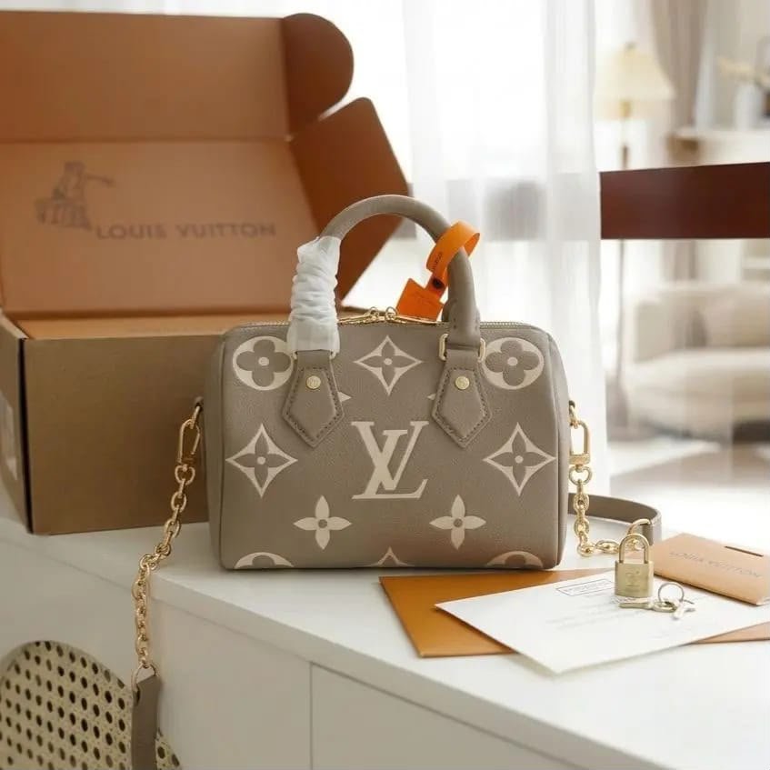 Buy LV Speedy Bandouliere 20 Bag - Image 2