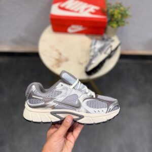 Buy Ni_kee Vomero 5 RNR Green Running Shoes