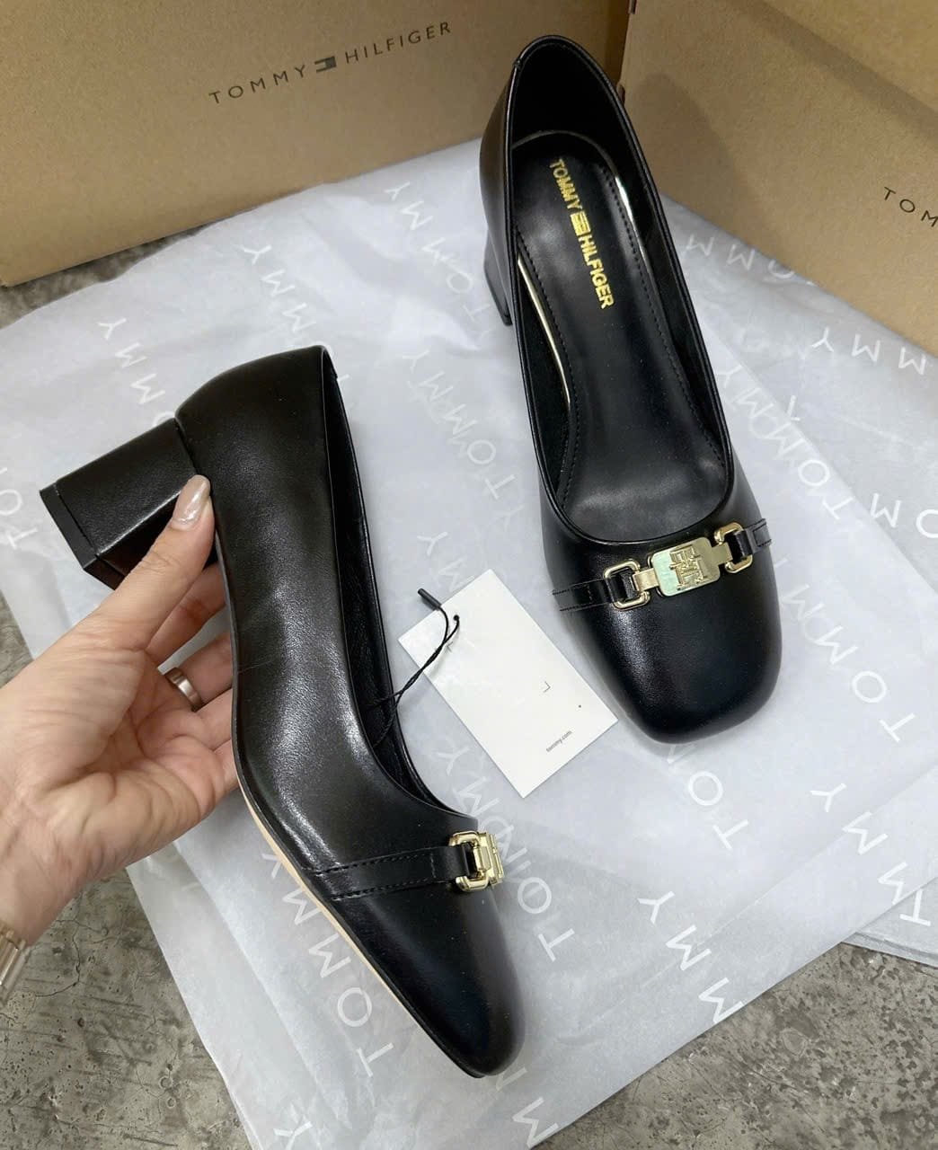 Buy Tomm_y Hilfig_err Logo Detail Pumps - Image 2